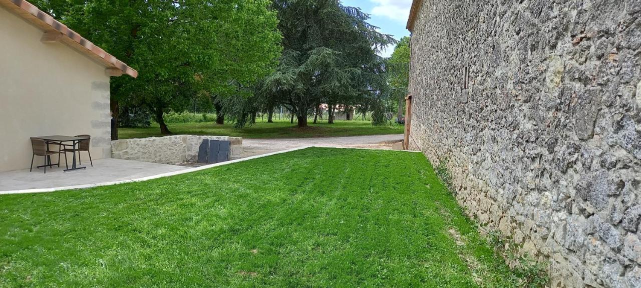 Bed and Breakfast L'Atelier D'Andre Monbahus Exterior foto